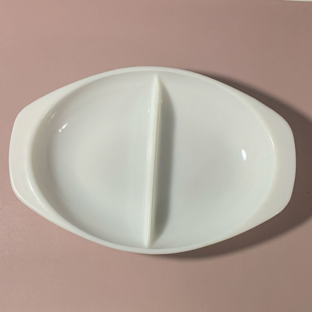 Pyrex 1083 1.5 QT Oval White Casserole Divided Dish Made in USA